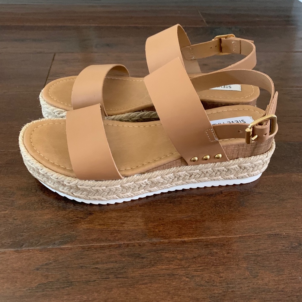 NWT STEVE MADDEN platform sandals